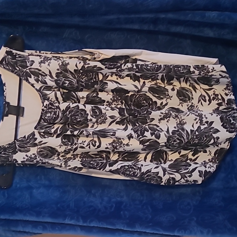 Floral tank top sz L